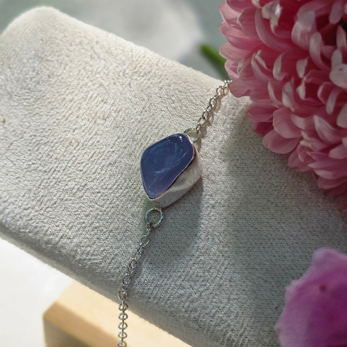Hummingbird Chalcedony Bracelet
