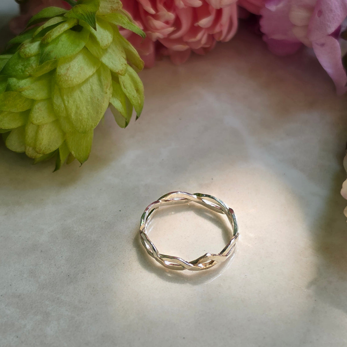 Twist Ring