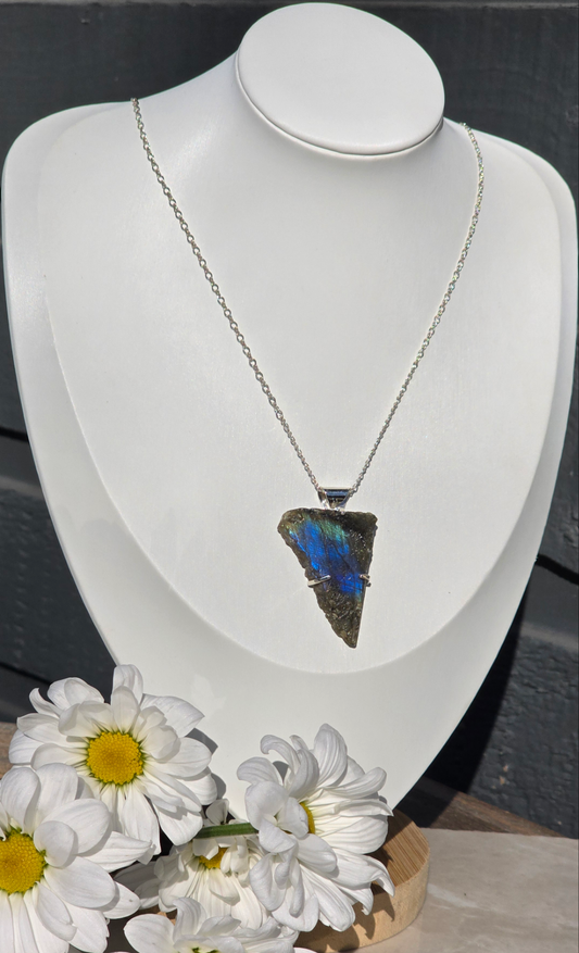Sterling silver prong-set raw labradorite arrowhead pendant on 20 inch chain